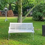 All-In-One Apartment Mit Eigener Sonnenterrasse Im Garten