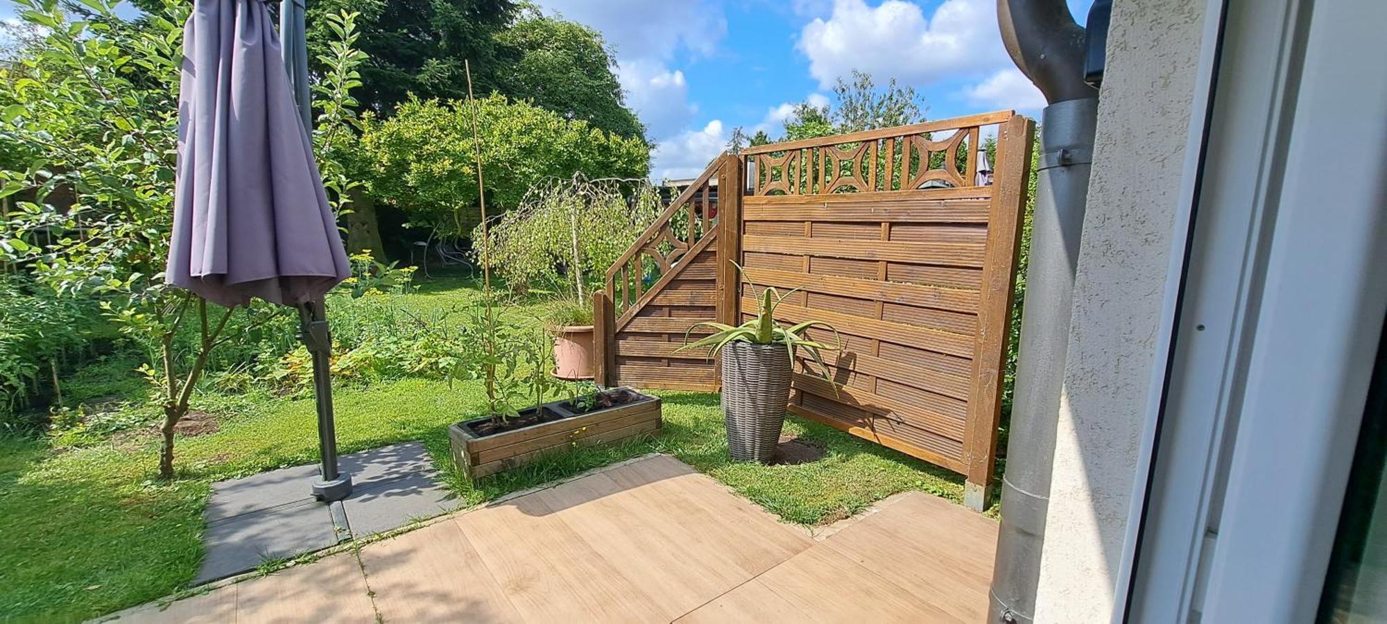 All-in-one Mit Eigener Sonnenterrasse Im Garten *