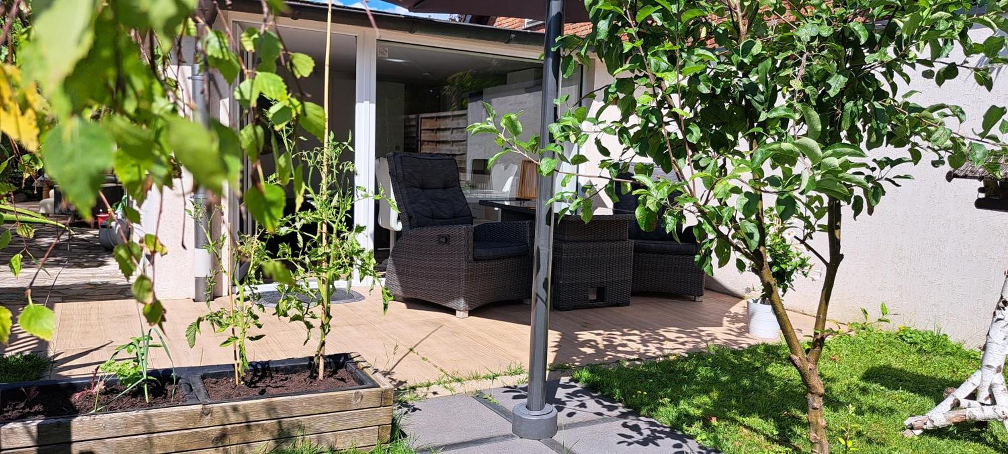 All-in-one Mit Eigener Sonnenterrasse Im Garten Düsseldorf
