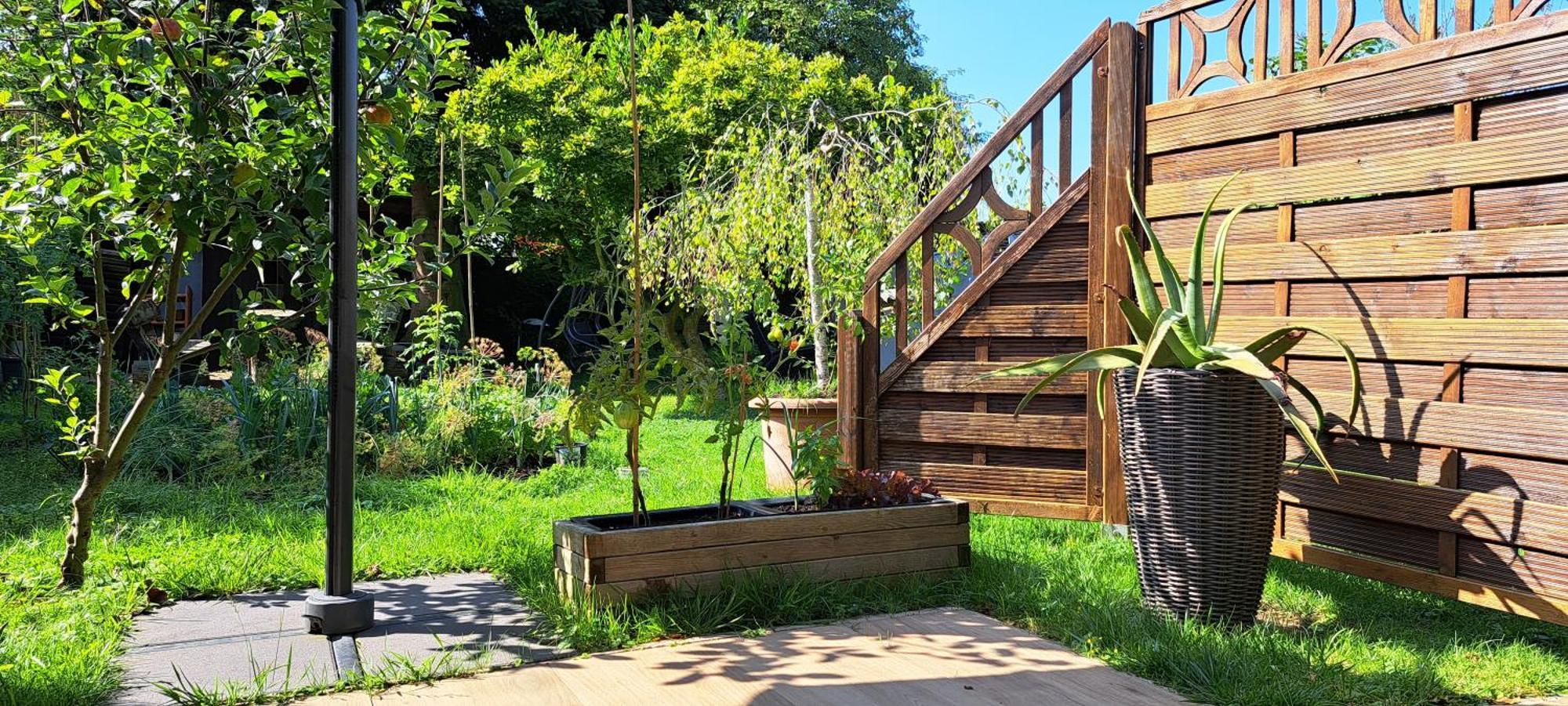 All-in-one Mit Eigener Sonnenterrasse Im Garten *